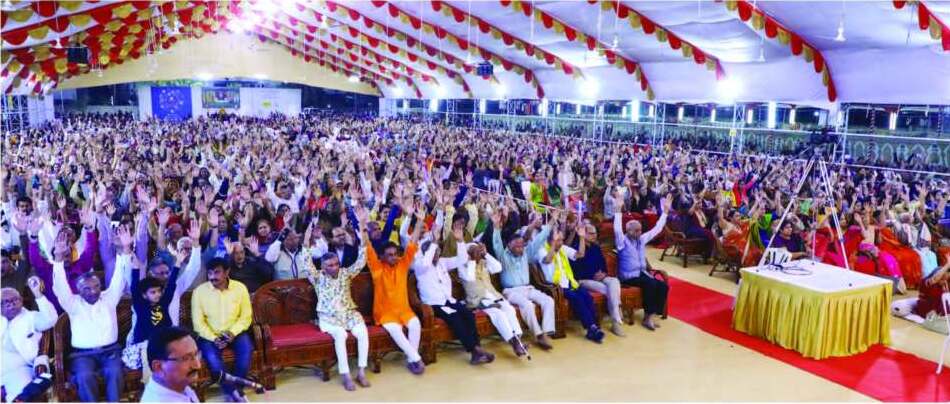 Devotees at a VYO gathering